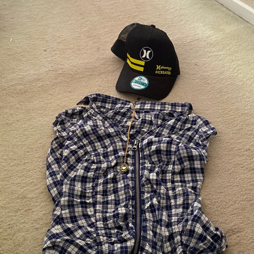 Well-loved size small plaid zip up juniors top